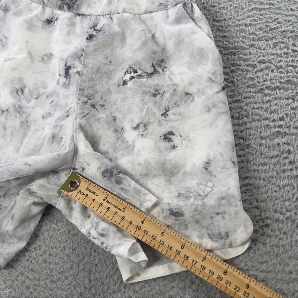Lululemon Shorts Womens 0 Marble White Elastic Waist Athletic Running Gym Yoga - Picture 7 of 9